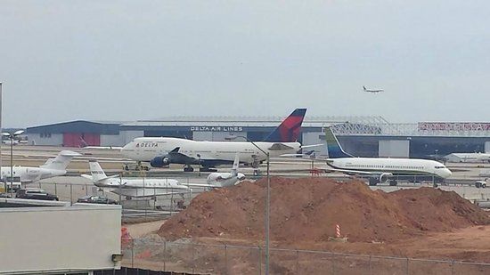 Concorde Bar and Grill