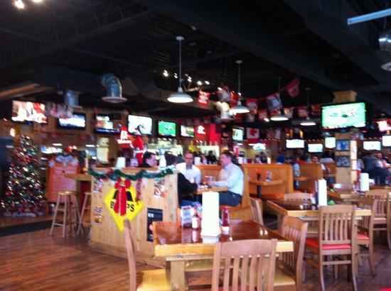 Hooters Toronto Airport